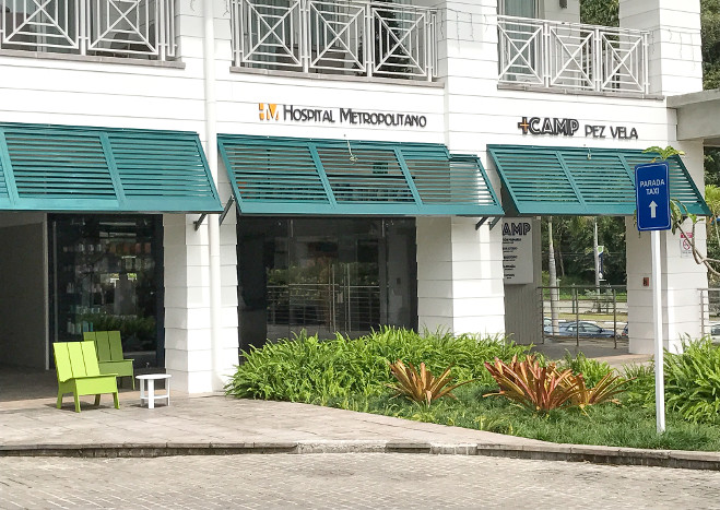 Front of clinic Hospital Metropolitano